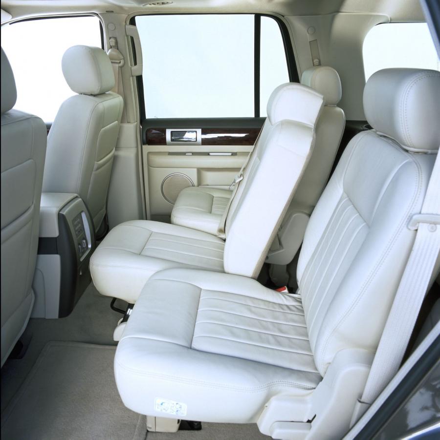  Lincoln Navigator 2003 года  (фото 10 из 59)